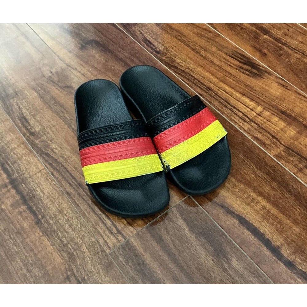 Adidas Adilette Germany Slide Sandal Flag Black/Red-Yellow boys Size 5 G55381